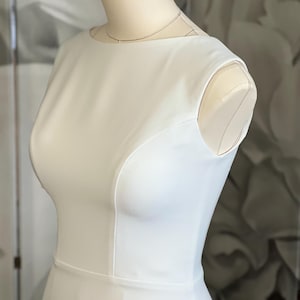 Minimalist Crepe Wedding Dress | Simple Boat Neck Gown with Train | Modern Sleeveless Bridal Dress | Elegant Custom Made Gown