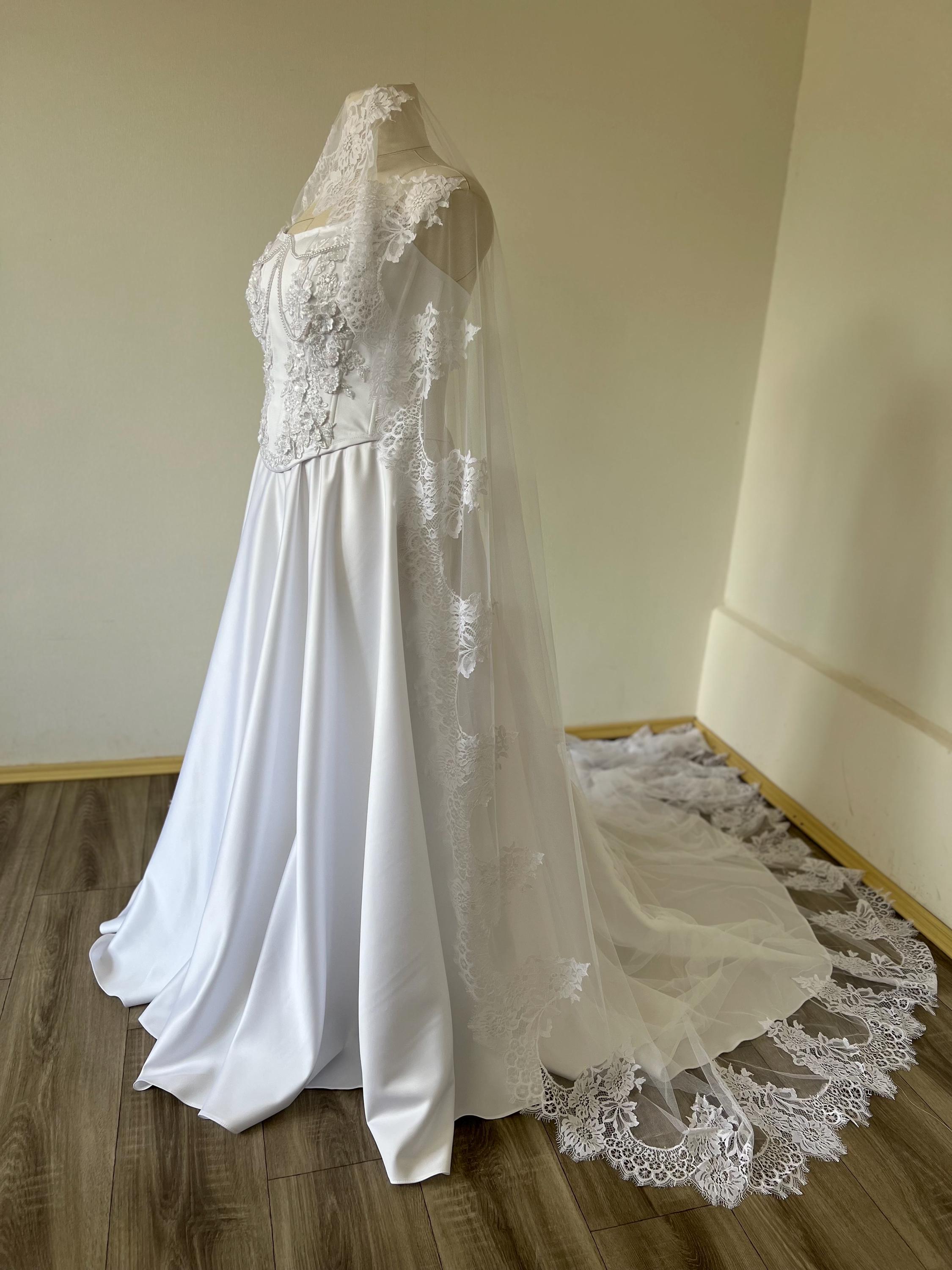 Bridal Veil with Lace Trim, Custom Wedding Veil with Optional Lace Edging, Cathedral or Fingertip Length, Made to Order