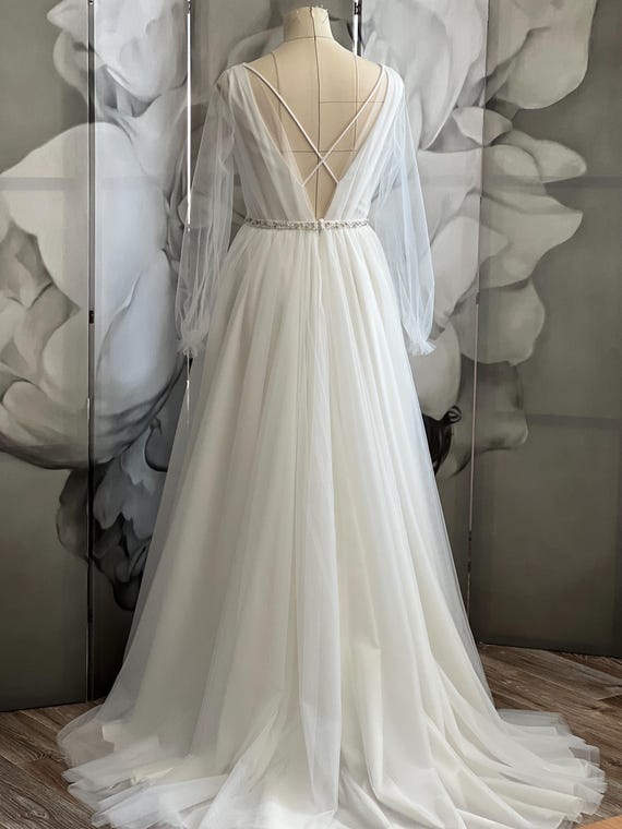 Soft Tulle Wedding Dress Aline, Wedding Dress, Cathedral Wedding Dress, Classic  Wedding Dress, Long Sleeved Wedding Dress - Etsy Israel