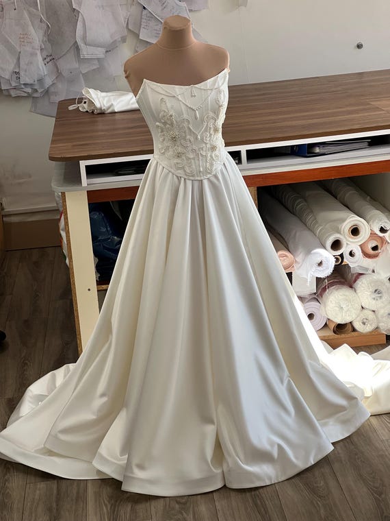 white christmas dresses Corset Strapless Semi-Sweetheart Neck Wedding Dress main image 1