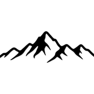 Op de afbeelding: Een zwart silhouet van een bergketen tegen een witte achtergrond. Het ontwerp toont verschillende toppen van verschillende hoogtes, met scherpe, grillige randen. De algehele esthetiek is minimalistisch en grafisch, geschikt voor diverse toepassingen.