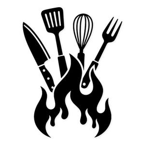 Könnte beinhalten: Schwarze Silhouette von Küchenutensilien, darunter ein Messer, ein Pfannenwender, ein Schneebesen und eine Gabel, vor einem Hintergrund aus stilisierten Flammen. Das Bild ist eine grafische Darstellung von Kochutensilien.