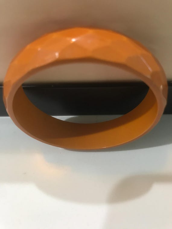 Vintage Bakelite Faceted Butterscotch Bangle - image 4