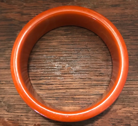 Vintage Wide Deep Orange Marbled Bakelite Bangle - image 3