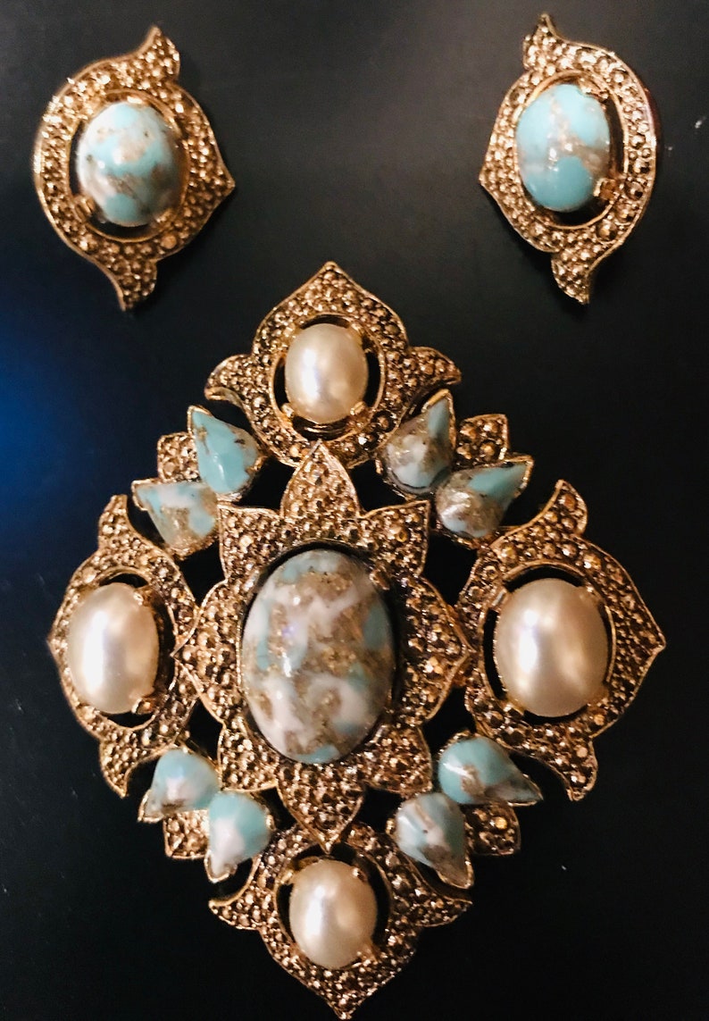 Sarah Coventry Turquoise Pearl Brooch and Earring Set