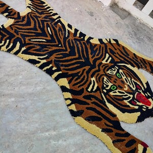 Hand tufted tiger rug, living room, home decor rug, tiger skin pattern, boho rug,accent rug, bohemian rug, animal print rug, kids rug.
