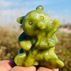 2-Zoll-natürlicher grüner Jadekristall, handgeschnitzter Panda, Kristallpanda, Hauptdekoration, Kristallgeschenke