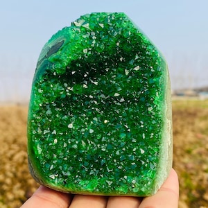 Green Geode quartz ,hand carved Geode,Crystal Vug specimen,Crystal Geode specimen,home decoration,crystal gifts