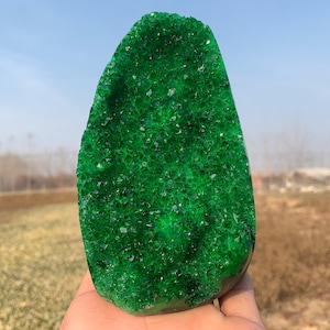 Beautiful Green Geode quartz,hand carved Geode,Crystal Cluster specimen,home decoration,crystal gifts