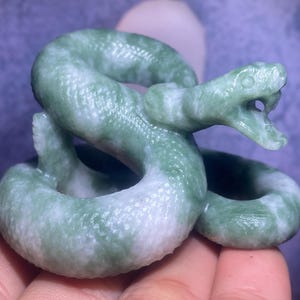 2.8inche Natural Green jade crystal,hand carved Snake,Green jade crystal Snake skull,home decoration,crystal gifts 1pc