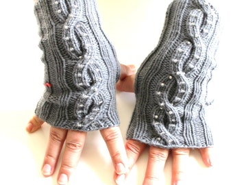 PATTERN -  Wrist Warmer / Fingerless Mitten / Glove With Beads ((EASY))