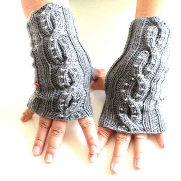 PATTERN -  Wrist Warmer / Fingerless Mitten / Glove With Beads ((EASY))