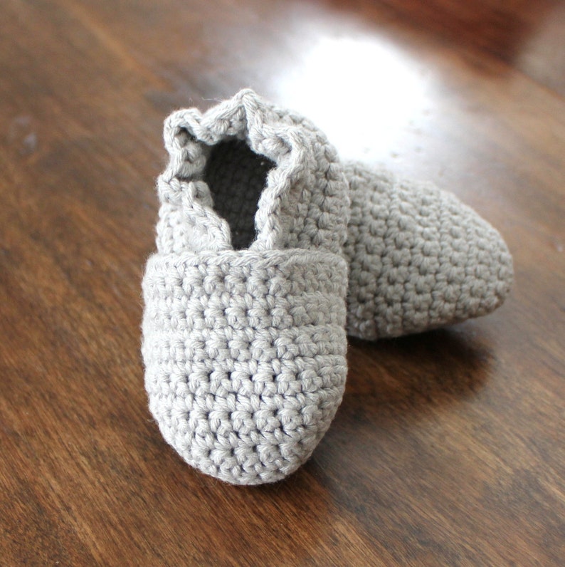 CROCHET PATTERN Original Stay On Crochet Baby Booty 4 Sizes Photo Tutorial image 1
