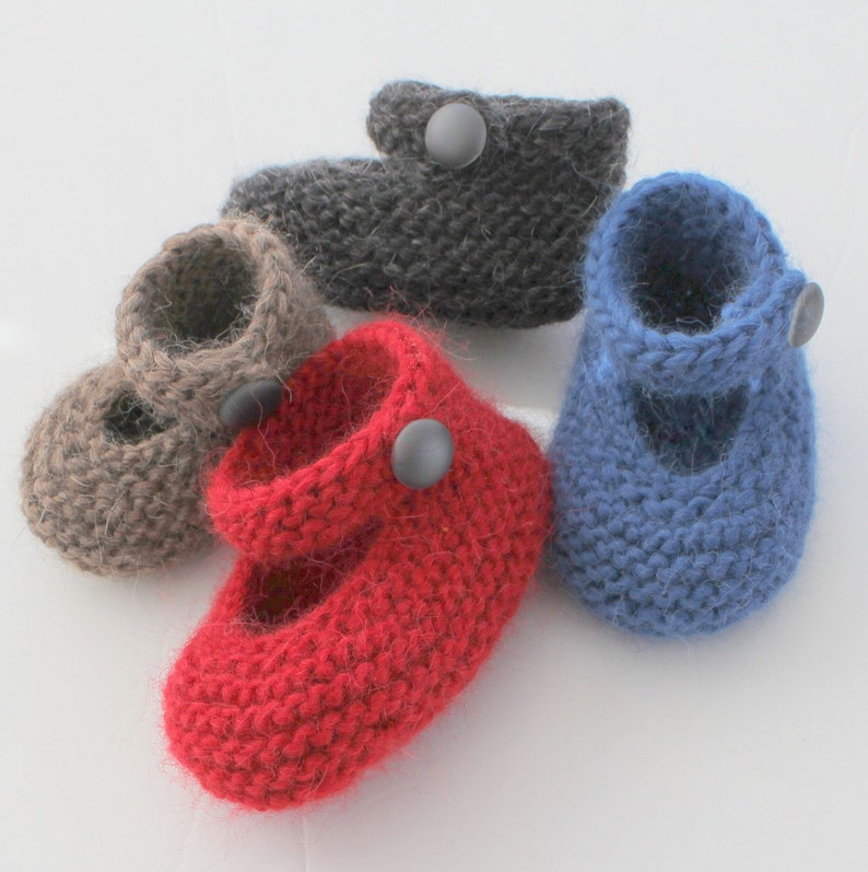 KNITTING PATTERN Little Paws Baby Booties In Four Sizes Out Of Bulky Weight Yarn Photo Tutorial image 3