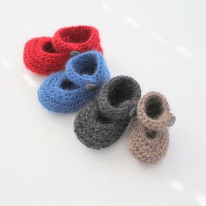 KNITTING PATTERN Little Paws Baby Booties In Four Sizes Out Of Bulky Weight Yarn Photo Tutorial image 4