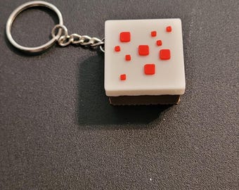 8-bit Cake Keychain – Sweet Pixelated Charm for Gamers!
