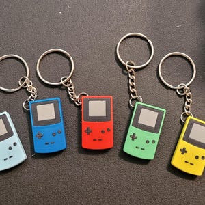 Mini Gameboy Color Keychain – 3D-Printed Retro Charm for Gamers!