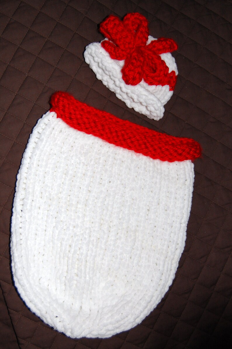 Knit Holiday Cocoon and Hat Pattern image 1