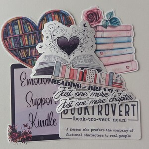 Paquete para amantes de los libros: 8 pegatinas de vinilo mate hechas a mano: Un capítulo más, Corazón de libro, Booktrovert, Lectura, Apoyo emocional Kindle