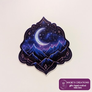 Montagnes mythiques de cour de nuit de Zazzle.be Liste d'envies Vous avez des idées ? Imperméable à l'eau de 3 pouces lisse mat, inspiré d'ACOTAR, Booktube, cadeau livresque Bookstagram