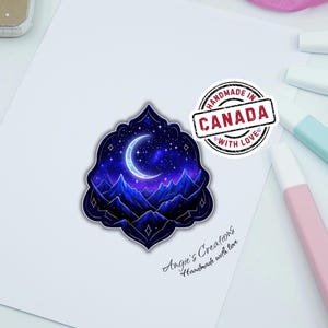 Montagne et lune de la cour de nuit, autocollant en vinyle fait main | Brillant, holographique ou mat | ACOTAR, TOG, Crescent City, Quatrième aile, Fantasy