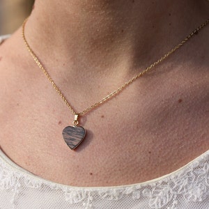 Collar de corazón de madera, collar de madera, collar de corazón de oro, collar con dije de corazón, collar con dije de madera, colgante de madera