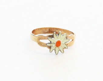 Flower Ring, Enamel Flower Ring, Enamel Ring, Petal Ring, Gold Flower Ring, Daisy Ring, Flower Ring, Daisy Ring, Yellow Flower Ring