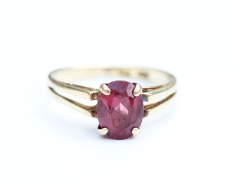 Garnet Ring Gold, Natural Garnet Ring, 14K Gold Ring, Red Garnet Ring, 14K Gold Garnet Ring, Gold Birthstone Ring, Size 7 Ring