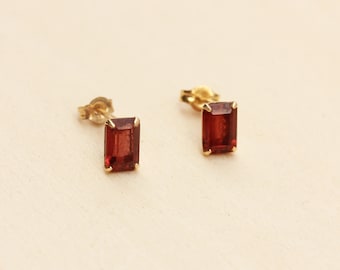 Garnet Studs Gold, 14k Garnet Studs, Garnet Studs, 14k Gold Studs, Gold Stud Earrings, Garnet Earrings, Gold Stone Studs, Garnet Stone, Stud