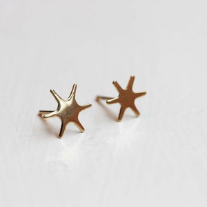 Starburst Ohrstecker Gold, Sterne Ohrringe Gold, Starburst Ohrstecker klein, schlichte Gold Ohrstecker, zarte Gold Beiträge