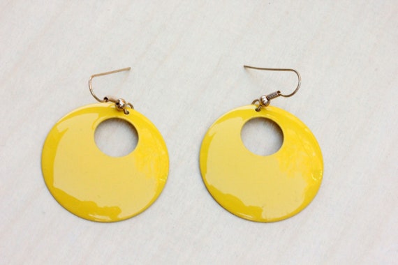 Round dangle earrings online