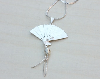 Silver Fan Necklace, Vintage Fan Necklace, Moving Fan Necklace, Vintage Fan Pendant, Fan Necklace, Fan
