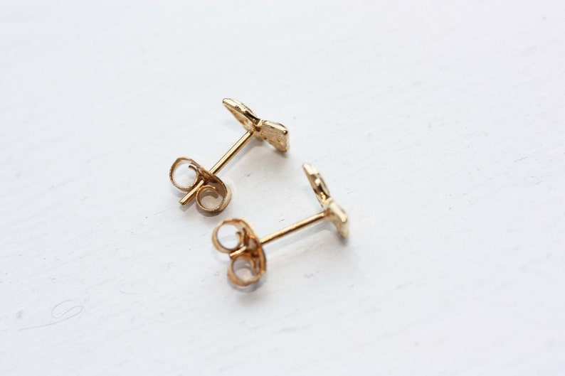 Gold Butterfly Studs, Butterfly Studs, Gold Studs, Tiny Studs, Wing Studs, Butterfly Earrings, Gold Earrings, Gold Studs imagem 3