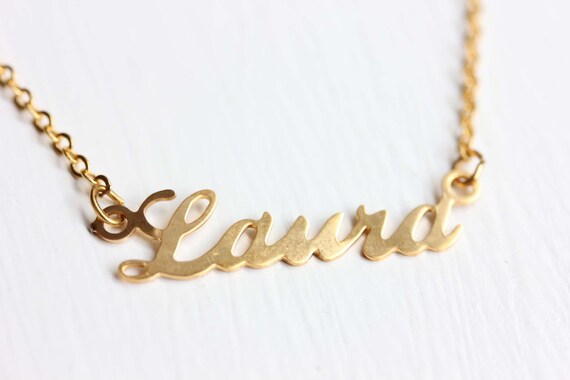 Laura store name necklace