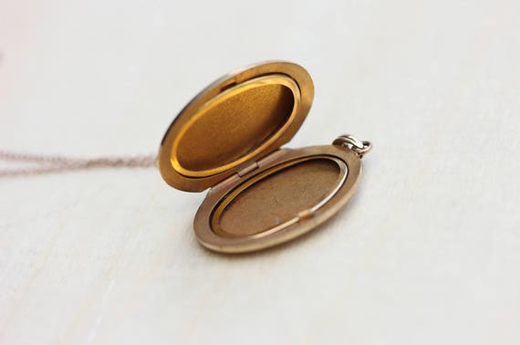 Locket Necklace Gold, 10K Gold Locket, Oval Gold … - image 4