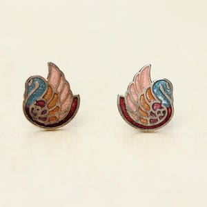 Cloisonné Swan Studs, Swan Studs, Bird Studs, Émail Studs, Colorful Studs, Gold Studs, Animal Studs, Cloisonné Studs, Swan image 1