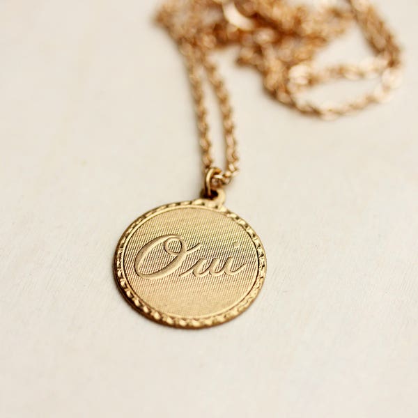 Oui Gold Necklace, Oui Necklace, French Necklace, France Necklace, Round Charm Necklace, Word Necklace, Gold Charm Necklace, Gold Chain,