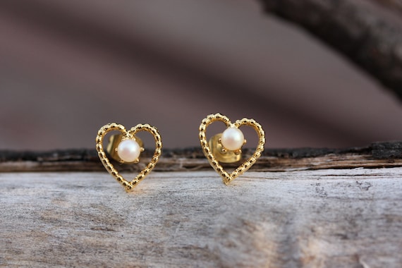Heart Shaped Pearl Stud Heart Shaped Pearl Stud