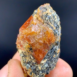 Red Blood Zircon Crystal,Natural Zircon Mineral Specimen,Raw Zircon Gemstone Find From Skardu Pakistan 31 Gram