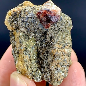 Vivid Red Blood Zircon Crystal,Natural Zircon Mineral Specimen,Raw Zircon Find From Skardu Pakistan 40 Gram