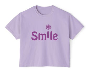 Smile Snowflake design Tee | Boxy cropped shirt, purple snowflakes