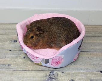Guinea pig cuddle bed - Comfortable round bedding for cage, guinea pig accessories, hedgehog bed