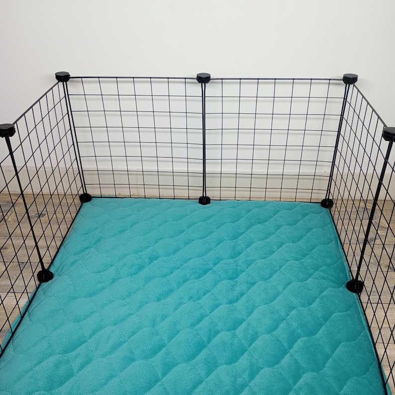Reusable fleece cage liner for guinea pigs, hedgehogs, rabbits & small pets