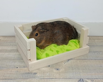 Wooden bed with waterproof cushion for guinea pig, hedgehogs, mini rabbits and other small pets