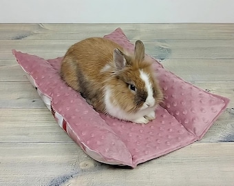 Elongated Bunny Bed – Cozy & Plush Resting Spot for Guinea Pigs, Rabbits, Ferrets and other small pets