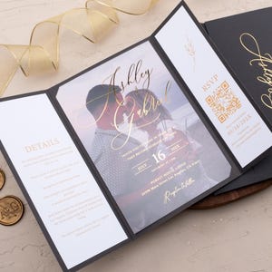 Faire-part de mariage noir et or - Faire-part de mariage en acrylique avec motif plié de luxe - Faire-part de mariage élégant tout en un en trois volets
