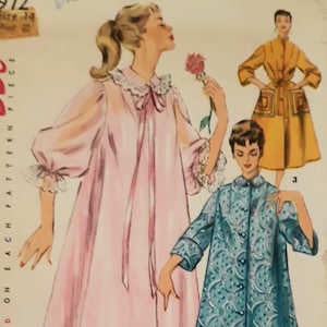 Vintage 50s Simplicity 4972 UNCUT Misses Peignoir Set Night Gown, Robe or Brunch Coat Sewing Pattern Size 14 Bust 32