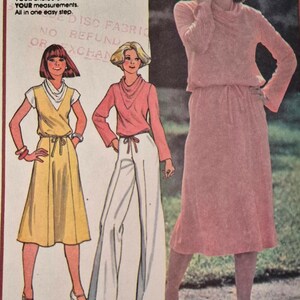 Patrón de costura vintage de los años 70 McCalls 5981 SIN CORTAR para blusa, falda y pantalones de punto con cuello vuelto para mujer, talla 14, busto 36.