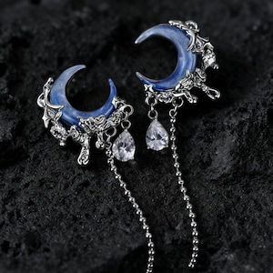 ゴシックムーンイヤリング：ダークソーンブルーの三日月スタッド、ティアドロップジルコンタッセルロングチェーンダングル