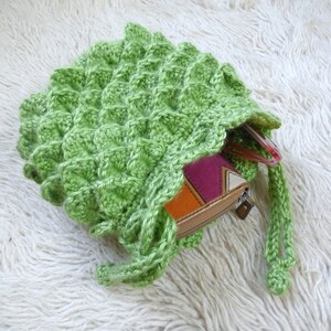 Crochet Purse Pattern: Wisteria Wristlet image 3